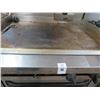 Image 2 : Southbend Gas 30" Flat Grill/Oven Rolling