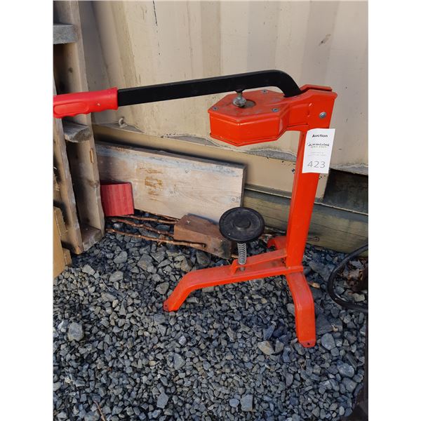 Bottle Top Press Cat B