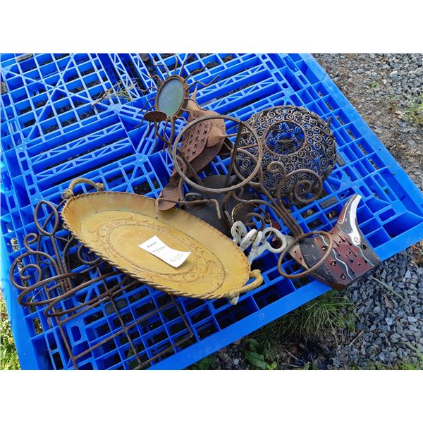 Outdoor Décor Cat B