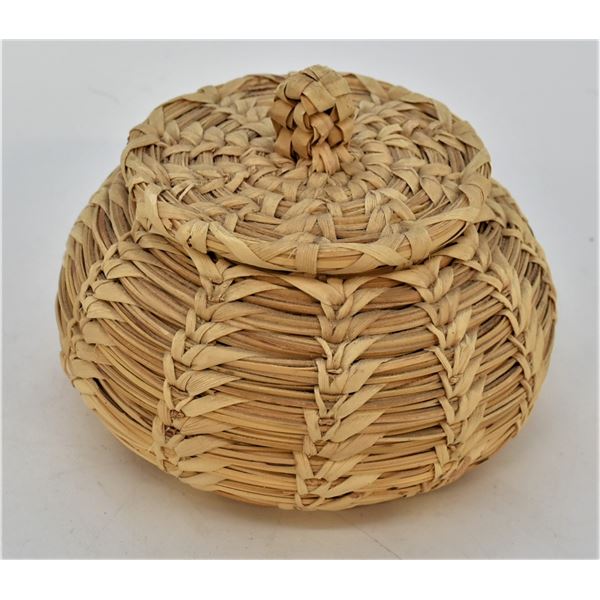 Native American Tohono O'odham Lidded Basket