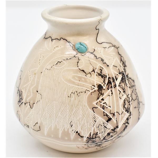 Native American Navajo Horse Hair Pottery Vase