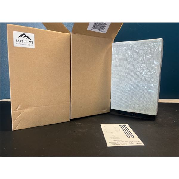 Lot of 2 Table Lamps w/ USB Charging Bases!