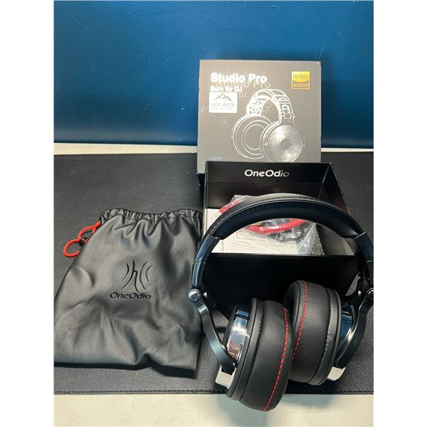 Lot of 1 OneOdio StudioPro Headphones