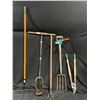 Image 1 : Set Of Outdoor Yard And Garden Tools