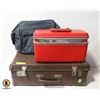 Image 1 : 3 PIECE VINTAGE TRAVEL SET