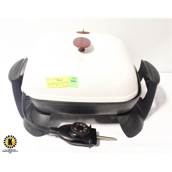 BLACK & DECKER COUNTER TOP ELECTRIC SKILLET W/