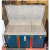 Image 2 : VINTAGE LANGMUIR METAL STEAMER TRUNK