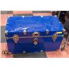 Image 1 : VINTAGE STEAMER TRUNK- 30" X 16.5" X 15.5"