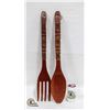 Image 1 : VINTAGE LARGE 28" CARVED WOODEN FORK & SPOON WALL