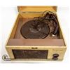 Image 2 : ANTIQUE SEABREEZE RECORD PLAYER