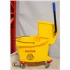 Image 1 : COMMERCIAL MOP WRINGER BUCKET