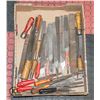 Image 1 : LARGE AND SMALL HAND FILES AND HANDLES