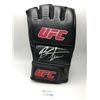 Image 1 : BRIAN STANN  SIGNED UFC GLOVE GCG HOLO