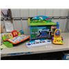 Image 1 : Thomas The Train Toy Box 25'' x 16'' x 21'' , Fisher Price Vacuum , 