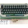 Image 2 : Remington Miracle Tab Manual Typewriter with Case - Clasp on Case Broken