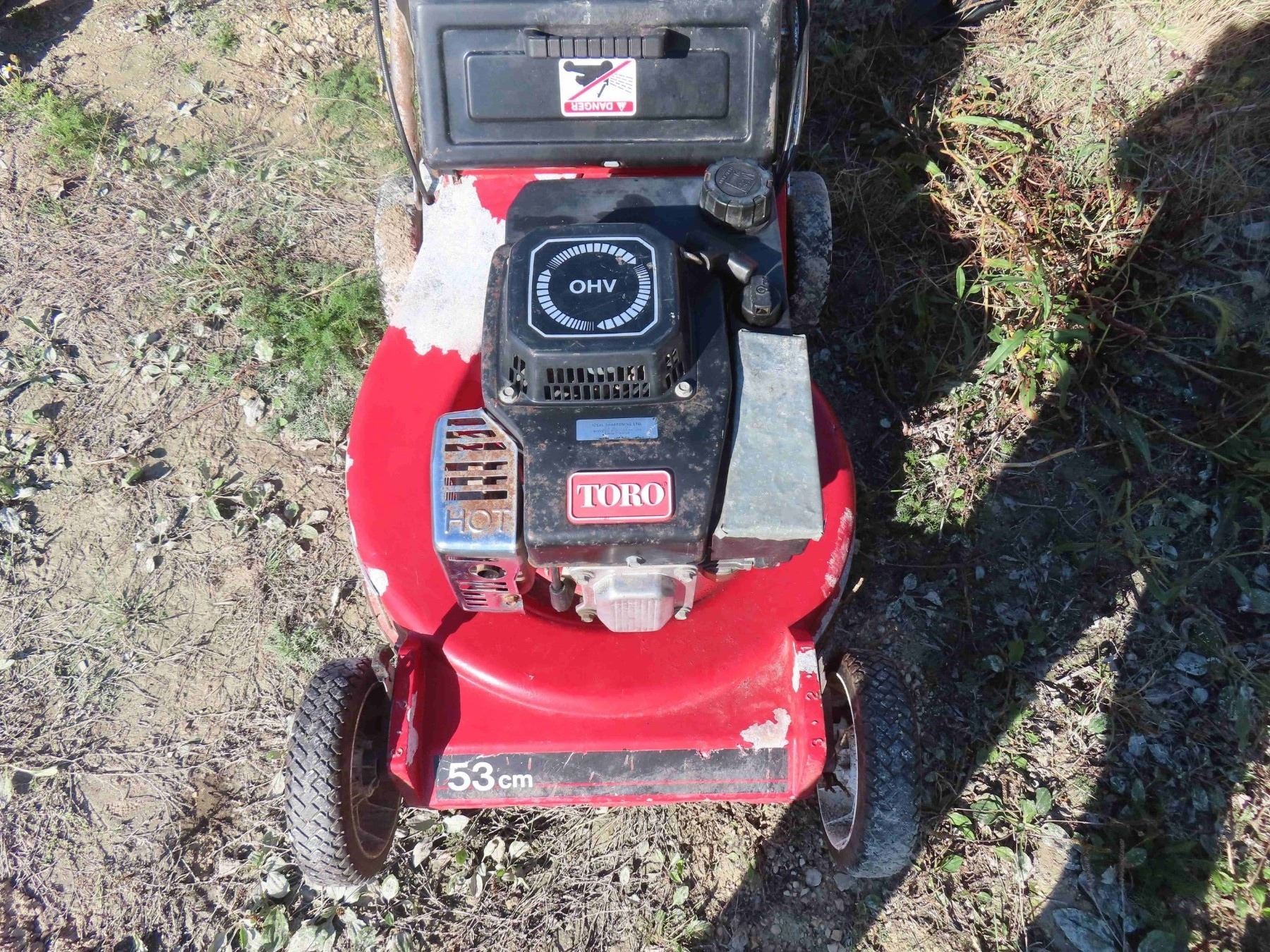 Toro Lawn Mower - Running Condition 53cm Cut with Bagger
