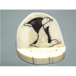 King Island Scrimshawed Plachet (2)