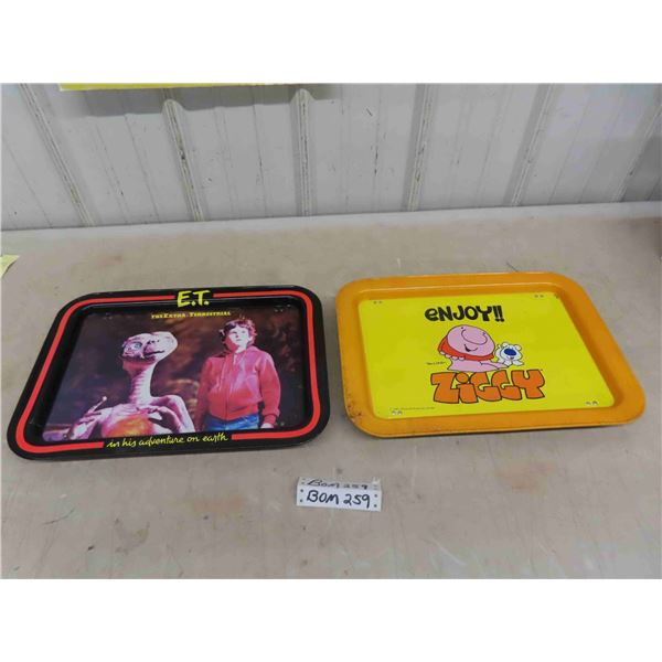 (2) TV Trays ET +  Ziggy