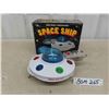 Image 7 : Battle Star Galactica Game & Battery Operated Spaceship