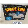 Image 8 : Battle Star Galactica Game & Battery Operated Spaceship