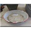 Image 2 : Enamel Oval Basin, Galvanized Pail, Wash Tub 