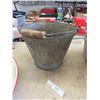 Image 3 : Enamel Oval Basin, Galvanized Pail, Wash Tub 