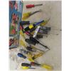 Image 4 : Box of 20 Misc. Screwdrivers, Work Wheel Sanding Kit