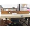 Image 4 : Hand Saw & Vintage Wooden Level