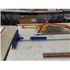 Image 8 : B+D 22" Hedge Trimmer, Branch Timmer, Saws, plus more