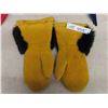 Image 5 : Beaded Suede with Fur Mukluk Style Mittens + Fabric Style with Appliques - 