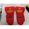 Image 6 : Beaded Suede with Fur Mukluk Style Mittens + Fabric Style with Appliques - 