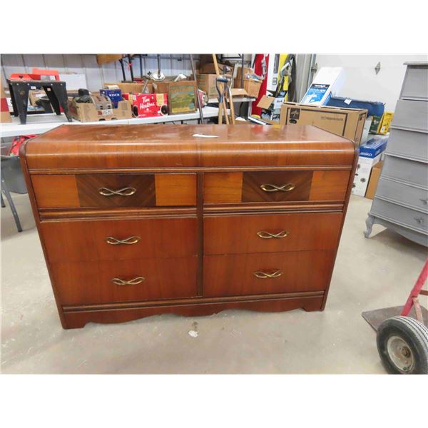 6 Drawer Dresser 18" x 34" x 49.5"