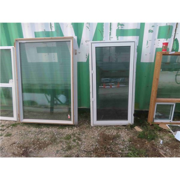 (4) Windows Various Sizes : 60'' x 32'' , 66'' x 46'' , 61'' x 32'' , 53'' x 31 1/2'' 