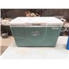 Image 2 : 2 Picnic Coolers - Coleman + Rubbermaid