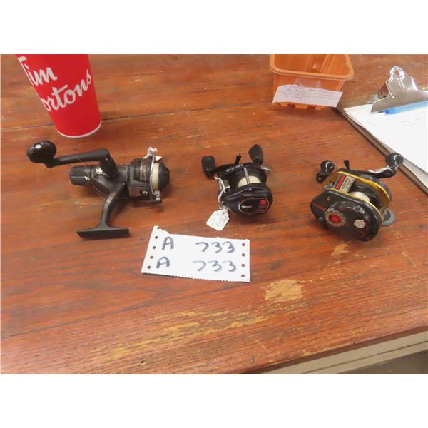 3 Fishing Reels : ABU Swadler , Ryobi V-Mag , Ambassadeur Ultra Mag