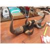 Image 2 : Buffalo Horn Coat Rack / Display - 2 Horns Need to be Fastened