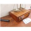 Image 5 : Precision Balance Scale on Oak with Drawer Full of Weights 