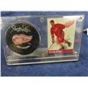 Image 2 : Gordie Howe Autographed Card + Puck