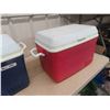 Image 4 : 2 Rubbermaid Picnic Coolers
