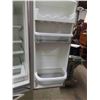 Image 10 : Kitchen Aid Stainless Steel Side by Side Fridge with Bottom Freezer 31" x 36" x 68"