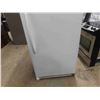 Image 5 : Frigidaire Upright Freezer 28" x 32"x 70.5"