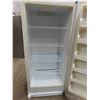 Image 8 : Frigidaire Upright Freezer 28" x 32"x 70.5"