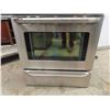 Image 3 : Frigidaire Stainless Steel Stove - Convection