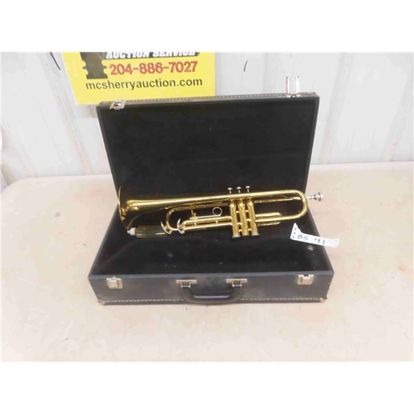 King 600 Trumpet with Case