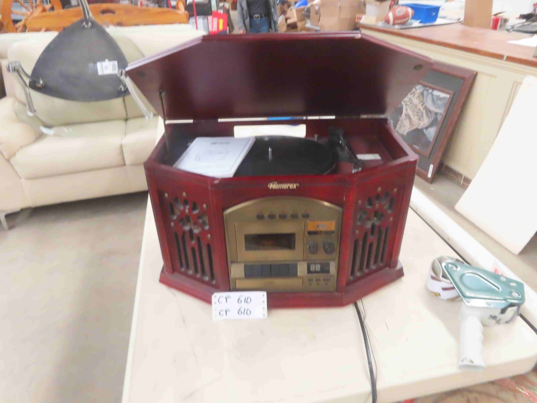 Memorex Vintage Style AM/FM/Cassette/CD/ Record Player