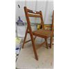 Image 2 : 2 Wooden Folding Chairs