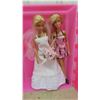 Image 2 : 2 Barbie Dolls with Storage Case & Fold Out House