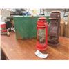 Image 9 : 2 Oil Lanterns & Coleman Stove