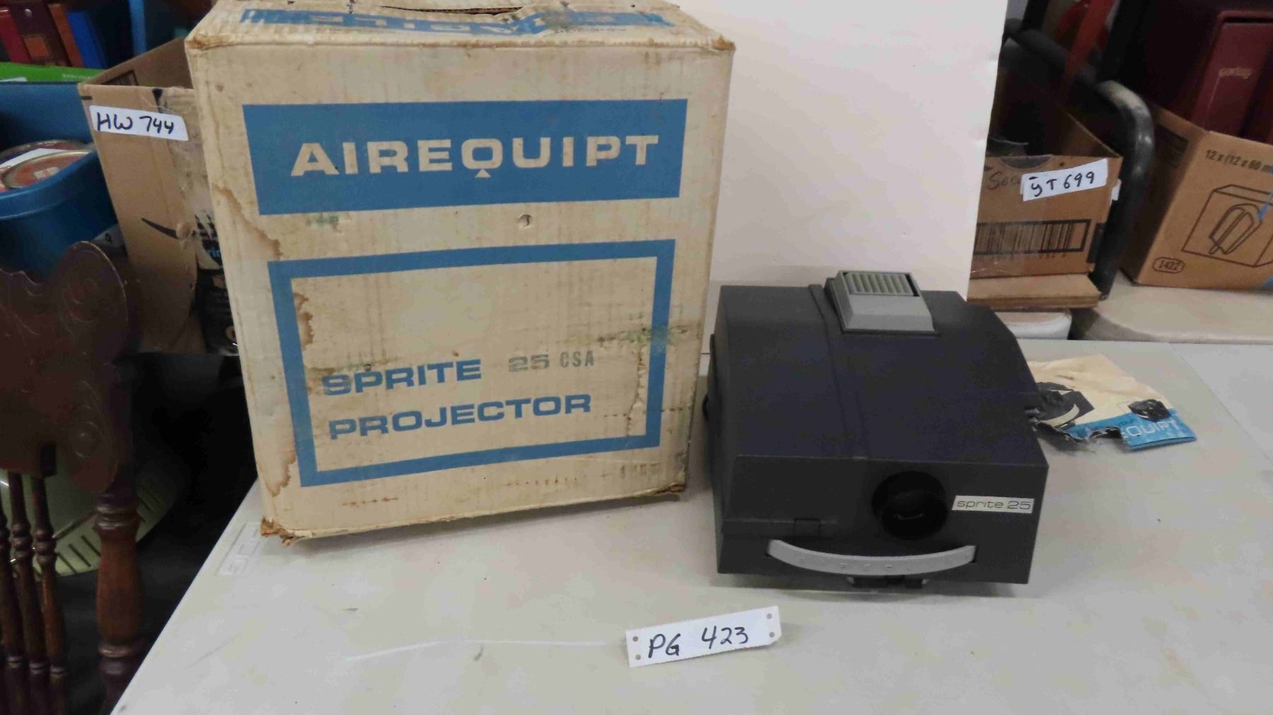 Sprite 25 Slide Projector with Box - Tested + Works