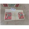 Image 2 : 7Up Carboard Carrier & Vendor 7Up Apron